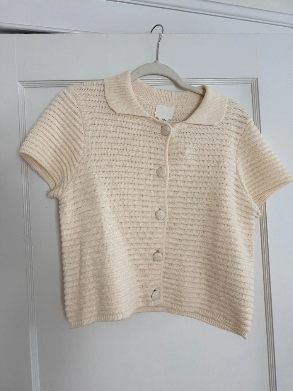 Short sleeve sweater top